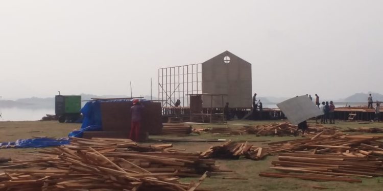 ഡാമിനകത്ത് അനധീകൃത നിർമ്മാണവും ജലമലിനീകരണവും