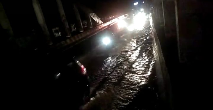 മേൽപാലത്തിൽ ജലപ്രളയം.