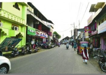 ആളില്ലാതെ കൊടുവായൂർ അങ്ങാടി