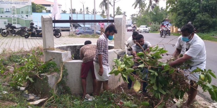 പൊതുകിണറും പരിസരവും ശുചീകരിച്ചു.