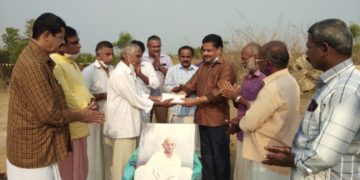 ഉപ്പുസത്യാഗ്രഹ അനുസ്മരണവും നാടൻകല്ലുപ്പ് വിതരണവും നടത്തി