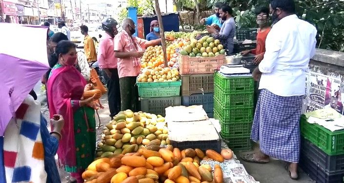 നാളെ വിഷു: വിഷു വിപണി സജീവം