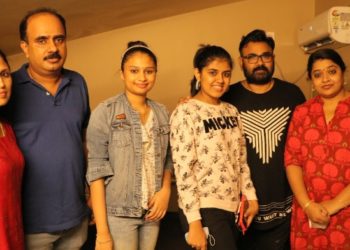 ടെക്നോളജി  ഇതിവൃത്തമായുള്ള  ‘ചതുർ മുഖം’ പ്രേക്ഷകർക്കൊപ്പം കണ്ട് നടൻ ഷാജുവുംകുടുംബവും