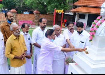 ടി.ആർ.കൃഷ്ണസ്വാമി അയ്യർ സ്മാരക പഠന കേന്ദ്രം പാലക്കാട് സ്ഥാപിക്കണം.