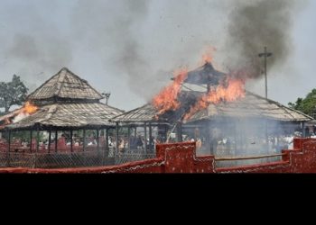 യാഗശാല അഗ്നിക്കു് സമർപ്പിച്ചു