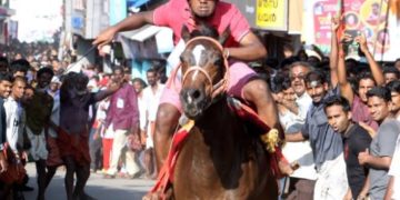 അ​ങ്ങാ​ടി വേ​ല  കു​തി​ര​യോ​ട്ടം ഒഴിവാക്കി