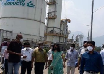 കഞ്ചിക്കോട്ടെ ഐനോക്സ് എയർ പ്രോഡക്ടസ് കമ്പനി ജില്ലാ കലക്ടർ മൃൺമയി ജോഷി സന്ദർശിച്ചു