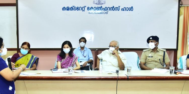 കോവിഡ് പ്രതിരോധം: മന്ത്രി കെ.കൃഷ്ണന്കുട്ടിയുടെ നേതൃത്വത്തില് യോഗം ചേര്ന്നു