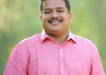 ഒറ്റപ്പാലത്തിൻ്റെ ജനമനസ്സ്  Adv. Premkumar കവർന്നിരിക്കുന്നു.