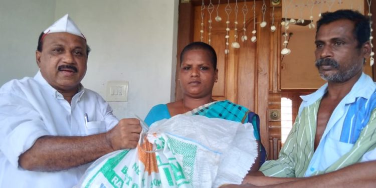 ഭക്ഷൃകിറ്റുകൾ വിതരണം ചെയ്തു