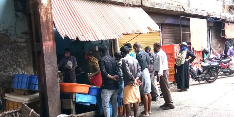 ലോക്ക് ഡൗണിനെ സ്വീകരിക്കാൻ ജനങ്ങൾ മാനസീകമായി ഒരുങ്ങിക്കഴിഞ്ഞു.