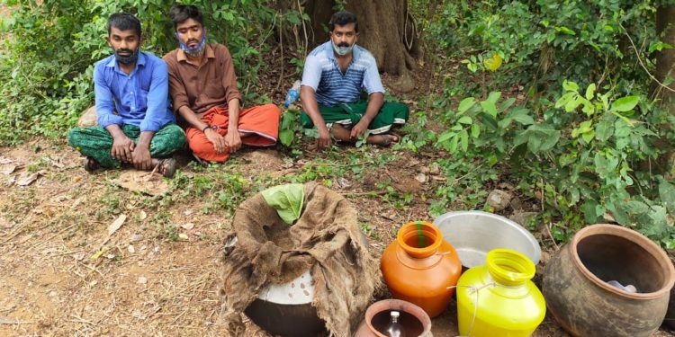 അകത്തേത്തറയിൽ നിന്ന് 1400 ലിറ്റർ വാഷ് പിടിച്ചു.