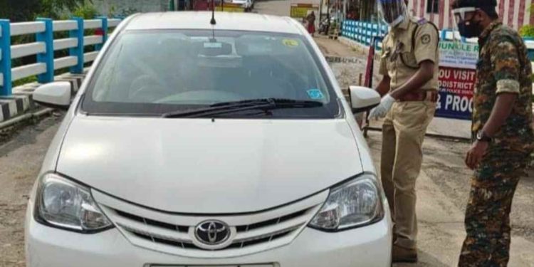 കോവിഡ് പ്രതിരോധം: അട്ടപ്പാടിയിൽ പോലീസ് പരിശോധന കർശനം