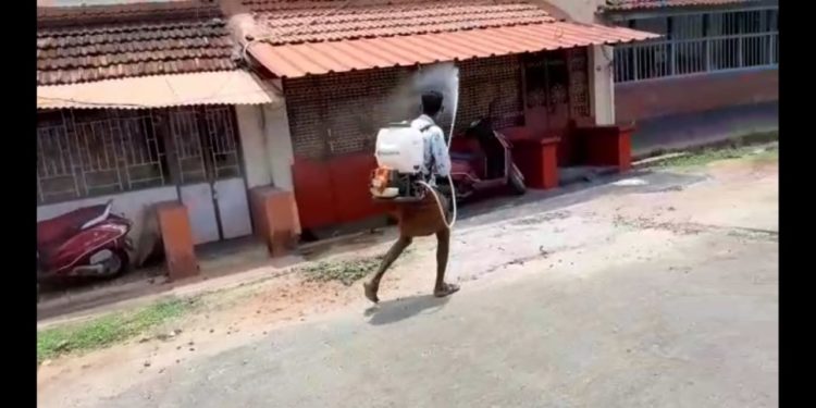 സാനിറ്ററെയ്സിങ്ങ് നടത്തി.