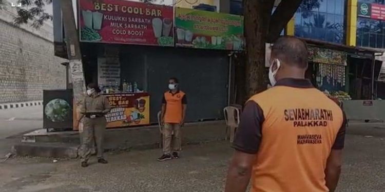 വാഹന പരിശോധനയ്ക്ക് പോലിസിനൊപ്പം സേവാഭാരതിയും