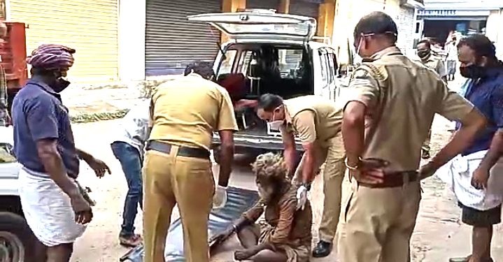 തെരുവിലെ അവശന് ആശ്രയമായി പോലീസ്