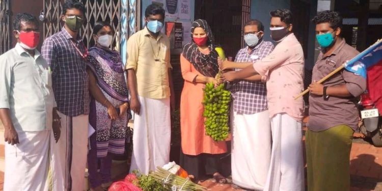 കമ്മ്യൂണിറ്റി കിച്ചനിലേക്ക് പച്ചക്കറികൾ നൽകി എ. ഐ. വൈ. എഫ്