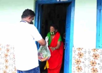പച്ചക്കറി കിറ്റ് വിതരണം ചെയ്തു