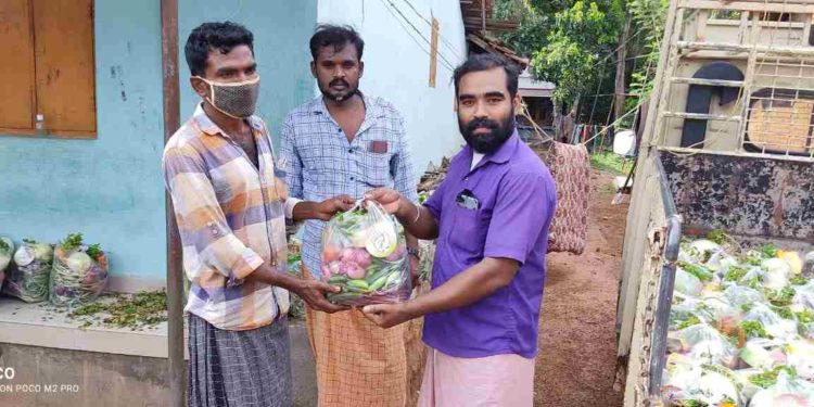 യൂത്ത് കോൺഗ്രസ്‌ പച്ചക്കറികിറ്റ് വിതരണം ചെയ്തു