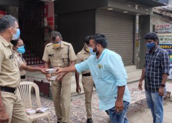 കോവിഡ് പോരാളികൾക്കൊപ്പം പെരുന്നാൾ ദിനത്തിൽ  ഫ്രറ്റേണിറ്റി
