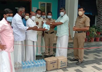കുഴൽമന്ദത്തെ പോലീസുകാർക്ക് സഹായഹസ്തം’
