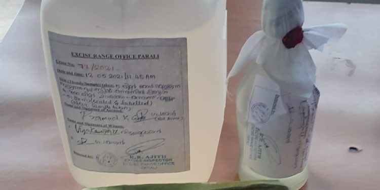 പറളി റെയ്ഞ്ച് പാർട്ടി ചാരായം പിടികൂടി