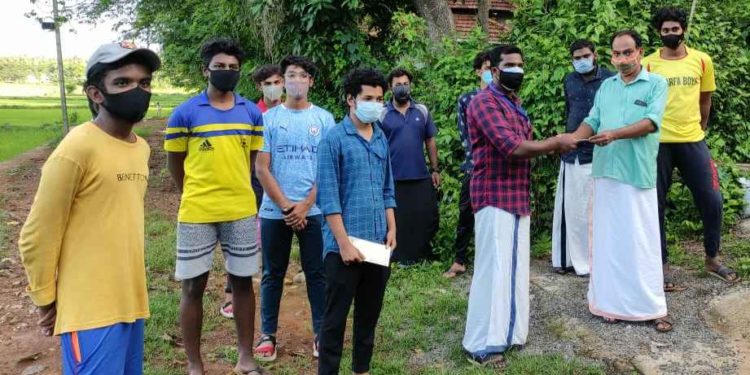 ആംബുലൻസ് ചാലഞ്ചിനായുള്ള തുക കൈമാറി