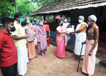 ഓണറേറിയം ജീവകാരുണ്യ പ്രവർത്തനങ്ങൾക്ക് നൽകി പഞ്ചായത്ത് മെമ്പർ ഷഫീന നജീബ്