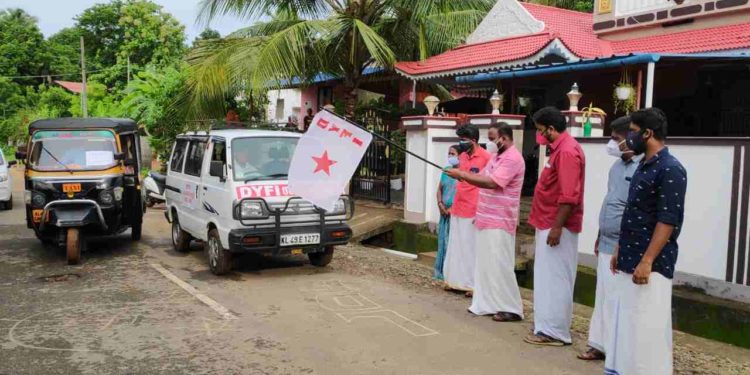 സ്നേഹവണ്ടികൾ പി. പി. സുമോദ് എം. എൽ.എ ഉദ്ഘാടനം ചെയ്തു.
