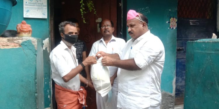 ഭക്ഷൃധാന്യ കിറ്റ് നൽകി