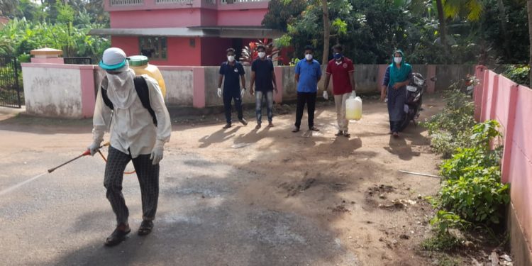 അണുനശീകരണത്തിനു മുൻകൈ എടുത്ത് യൂത്ത് കോൺഗ്രസ്‌.