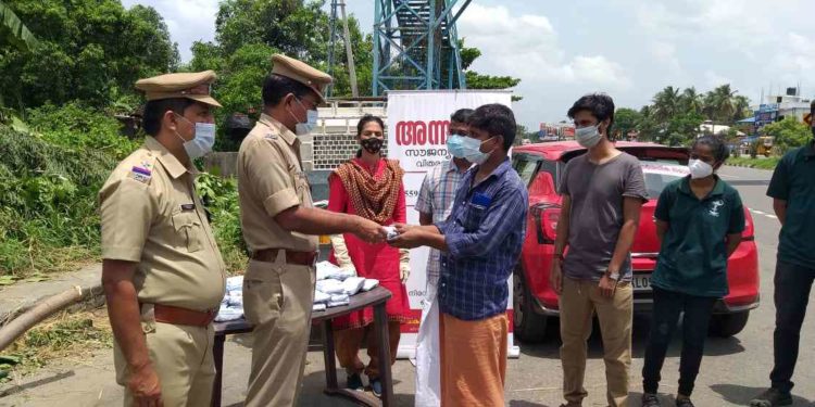 ഹൈവേ യാത്രക്കാർക്ക് സൗജന്യ ഭക്ഷണ വിതരണ പദ്ധതി തുടങ്ങി.