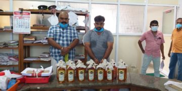 വിദേശമദ്യവും ചാരായ വാഷും പിടിച്ചെടുത്തു.