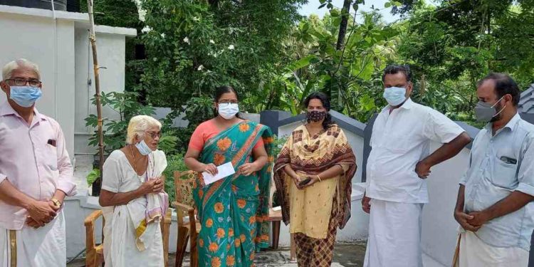 മുഖ്യമന്ത്രിയുടെ ദുരിതാശ്വാസ നിധിയിലേക്ക് സംഭാവന നൽകി.