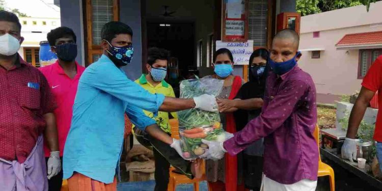 പ്രിയദർശിനി ക്ലബ്ബിൻ്റെ സാന്ത്വനം; പച്ചക്കറി കിറ്റുകൾ വിതരണം ചെയ്തു