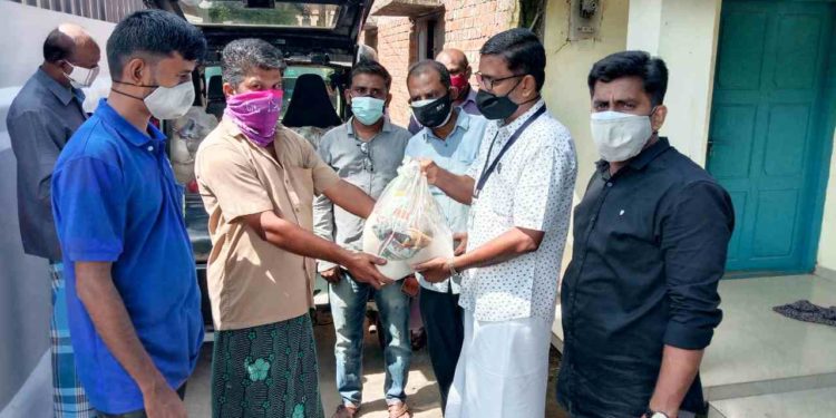 കോവിഡ് ബാധിത കുടുംബങ്ങൾക്ക് കൈത്താങ്ങായി സേവനവണ്ടി