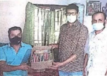 എ​ന്നെ​പ്പോ​ലെ​ത്ത​ന്നെ ഞാ​ൻ ഉ​ണ്ടാ​ക്കി​യ  പേ​ന​ക​ളും നാ​ലു​ചു​വ​രു​ക​ൾ​ക്കു​ള്ളി​ലാ​യി…