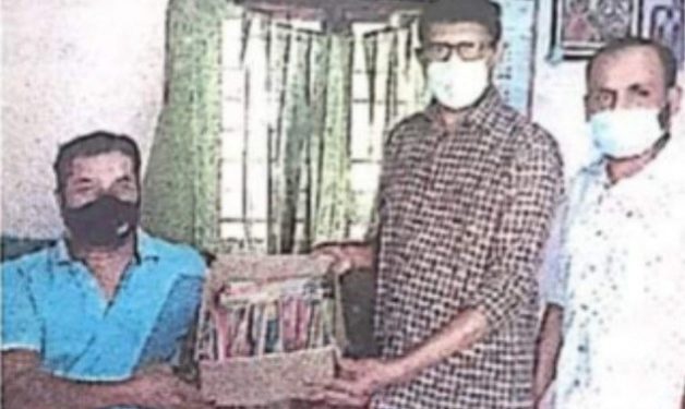 എ​ന്നെ​പ്പോ​ലെ​ത്ത​ന്നെ ഞാ​ൻ ഉ​ണ്ടാ​ക്കി​യ  പേ​ന​ക​ളും നാ​ലു​ചു​വ​രു​ക​ൾ​ക്കു​ള്ളി​ലാ​യി…