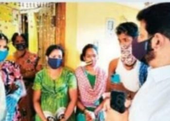 വ​ന​മേ​ഖ​ല​യി​ൽ അ​ടി​യ​ന്തി​ര​മാ​യി റെ​യി​ൽ ഫെ​ൻ​സിം​ഗ് ന​ട​പ്പി​ലാ​ക്ക​ണ​മെ​ന്ന് വി.​കെ.​ശ്രീ​ക​ണ്ഠ​ൻ എം​പി
