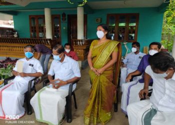 മുണ്ടൂരിൽ പച്ചക്കറി കിറ്റും മാസ്ക്കും വിതരണം നടത്തി