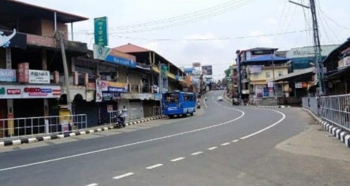 നടുവൊടിഞ്ഞ്  പ്രതിസന്ധിയിൽ വ്യാപാരമേഖല