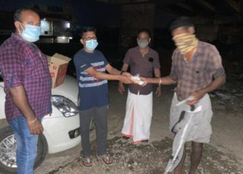 വടക്കഞ്ചേരി വീക്ഷണം സാംസ്കാരിക കൂട്ടായ്മ ഭക്ഷണപ്പൊതി നൽകി