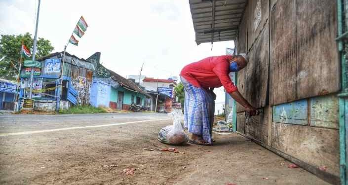 തമിഴ്നാട് കേരളം അതിർത്തിയിലെ കടകമ്പോളങ്ങൾ ഉച്ചവരെ മാത്രം