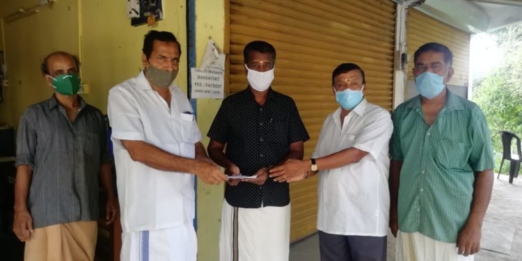 കോവിഡ് ബാധിതരായ  ധനസഹായം നൽകി ജെയിന്റ്സ് അസോസിയേഷൻ