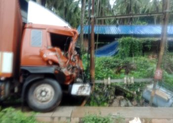 ദേ​ശീ​യപാ​ത പ​ന​യം​പാ​ട​ത്ത് ഇന്ന്  ഉച്ചയോടെ വീണ്ടും അ​പ​ക​ടം.
