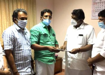 ബസ്സുടമകൾ ഗതാഗത മന്ത്രിക്ക് നിവേദനം നൽകി