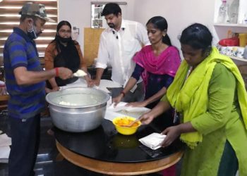 കോൺഗ്രസ്‌ പ്രവർത്തകരുടെ ഭക്ഷണ വിതരണം മുപ്പത് ദിവസം പിന്നിട്ടു.