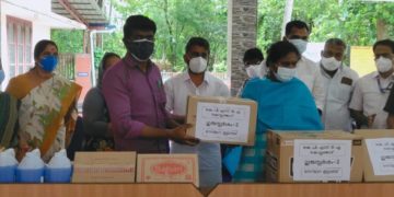 കെ.പി.എസ്.ടി.എ.നെന്മാറ  കമ്മിറ്റി  കോവിഡ് പ്രതിരോധ സാമഗ്രികൾ  നൽകി