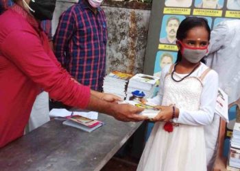 അയ്യപ്പ സേവാസംഘം കുട്ടികൾക്ക് പഠനോപകരണങൾ നല്കി .