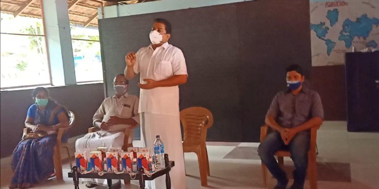 പഠനോപകരണങ്ങളുടെ വിതരണോദ്ഘാടനം എം എൽ എ അഡ്വ.പ്രേംകുമാർ നിർവ്വഹിച്ചു.